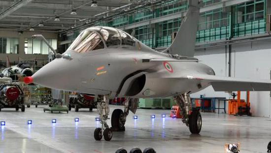 印度将接收4架阵风战机 号称可获得对中国空中优