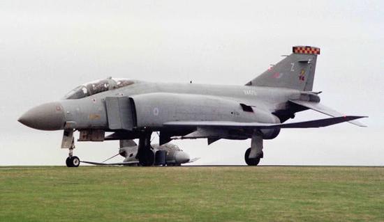 英国进口F-4后，发展了采用英制“斯贝”Mk202发动机的型号