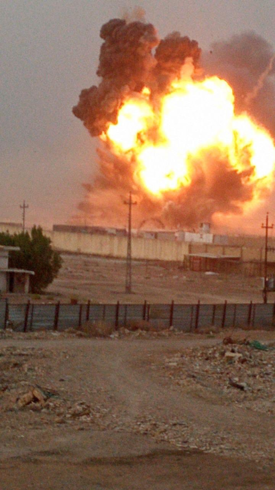伊拉克军事基地接连爆炸 高温下弹药储存不当