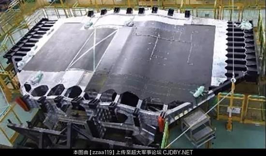日本五代机的机身中段