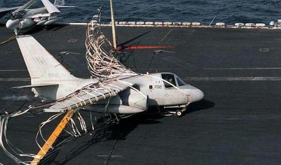 航母斜角平直甲板有何作用战时可实施短距起降