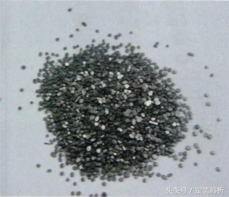 95式步枪发射药中国轻武器大多时候还在使用硝化棉做发射药,这种发射