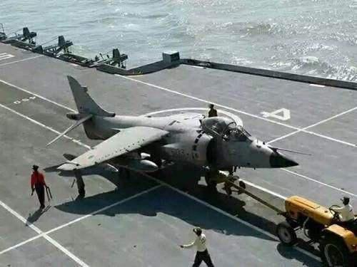 印度建航母技术远逊中国 除了拖拉机都是从外