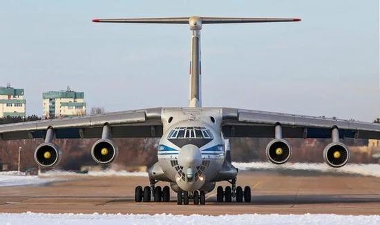 俄首架改进型伊尔76交付俄空军 战略意义不容小觑_手机新浪网