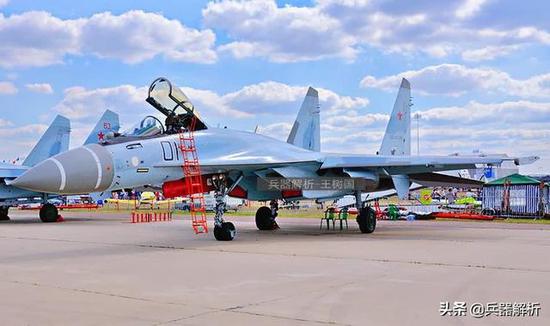 中国苏27高峰时拥180架 首批进口型已退役歼
