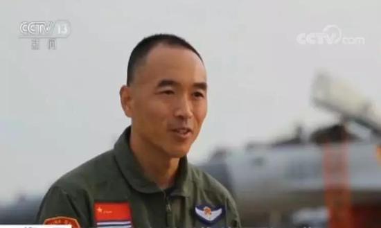 中国航母部队建设又一大动作 新型战机部队参加