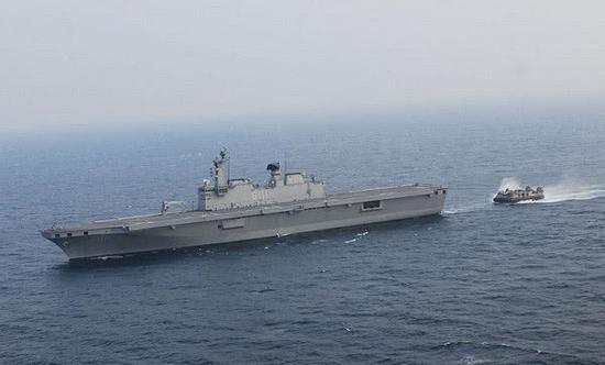 韩国海军独岛级两栖攻击舰