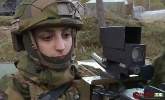 挪威军队男女混住宿舍内部曝光 男女兵一起叠被