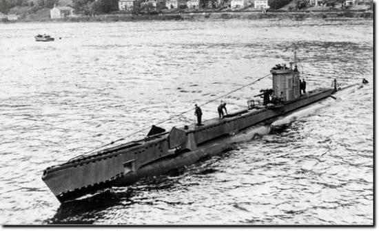 击沉U-864的英军“冒险者”号潜艇。