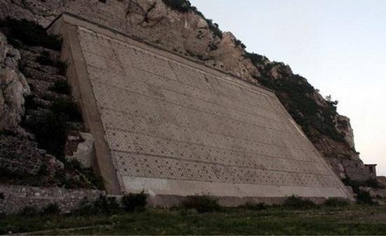 仅剩下地基的7010雷达