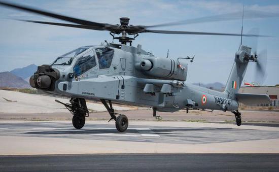图为印度新近接收的AH-64E“长弓阿帕奇”武装直升机。
