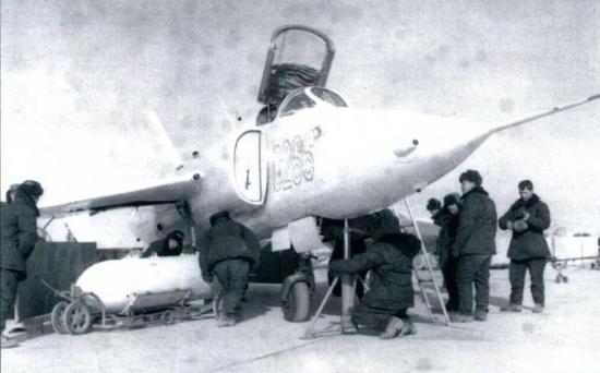 1972年,强5甲投射氢弹狂飙一号成功,275万吨级别核弹威力惊人,一发一