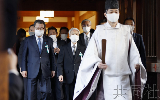 偷袭珍珠港80周年纪念日当天 日议员集体参拜靖国神社