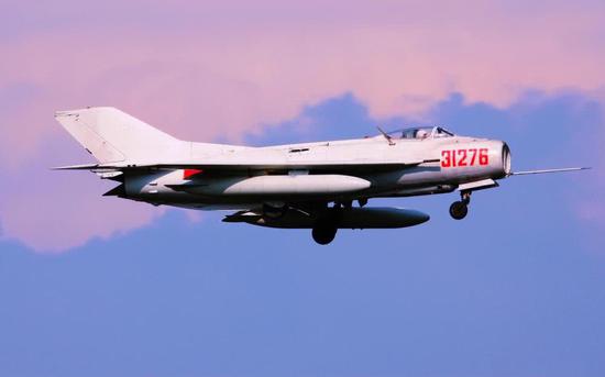 歼-6战斗机见证了中国航空史上，最惨淡的一页，连续发生两次巨大的质量事故