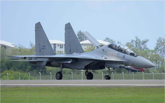 马来西亚空军的苏-30mkk从新加坡空军的需求来说,歼-20算得上是姻个
