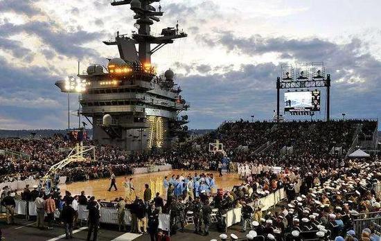 上百名水兵感染后 这位美航母舰长为何公开建议