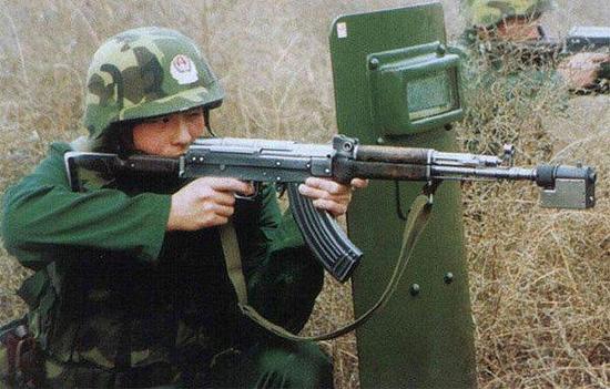 中国56—2突击步枪图片