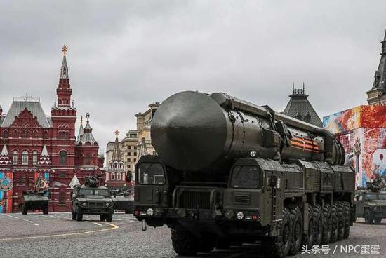 不过好在俄罗斯还继承了苏联那庞大的核武器库,强大的核威慑力即使让