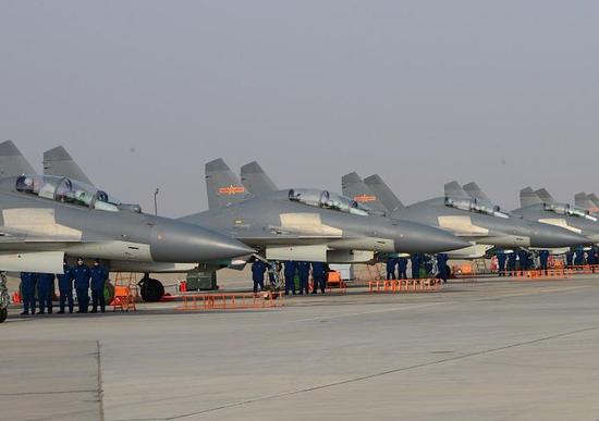 空军飞行训练基地歼-16战机今年1月才亮相.