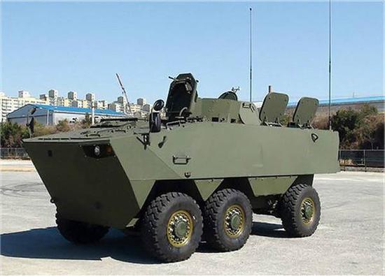 图片:医疗救护型的k808装甲车.