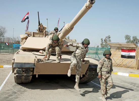 坐拥美俄最强坦克却一击即溃 中国五对轮成此国救星