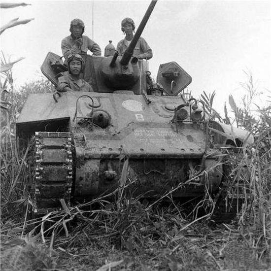 实际上,到了二战中,哪怕是在技术水平相对落后的亚洲战场,肉搏战也