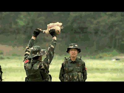 惊险的手传炸药包项目