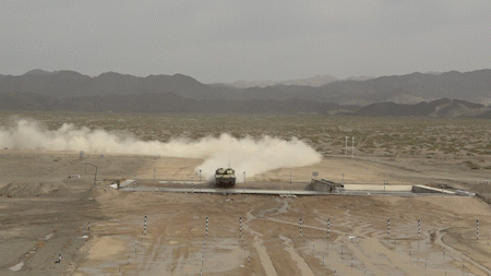 78集团军96B坦克亮相 或参加今年坦克两项大赛(图