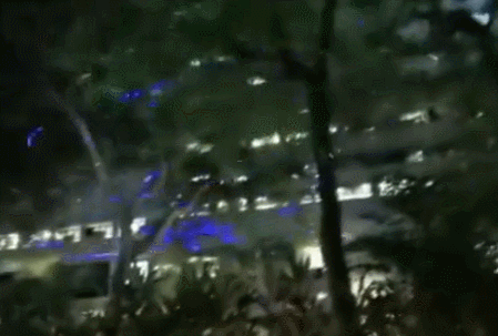 示威者用激光扫射警署