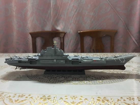 比例1/700 辽宁舰模型