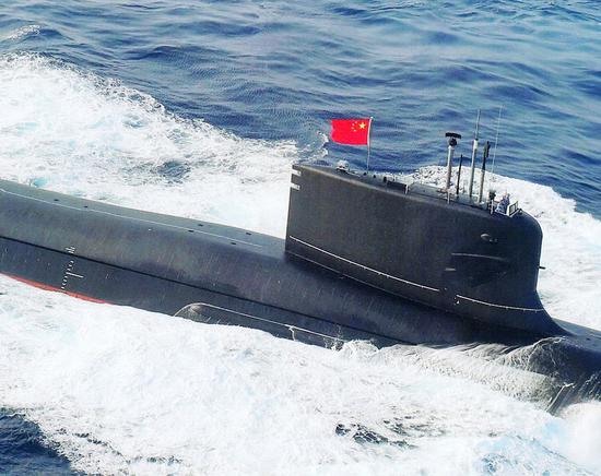 日前,我海军093b攻击核潜艇又出新角度猛照,围壳后神秘凸起部位这次看
