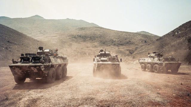 我wj03b警用装甲车数码迷彩涂装帅爆