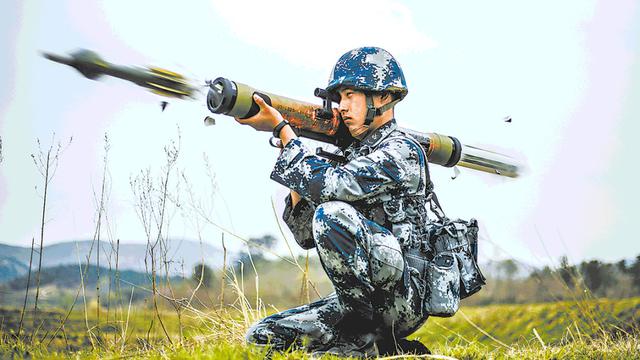 我军08式单兵多用途攻坚弹威力可观