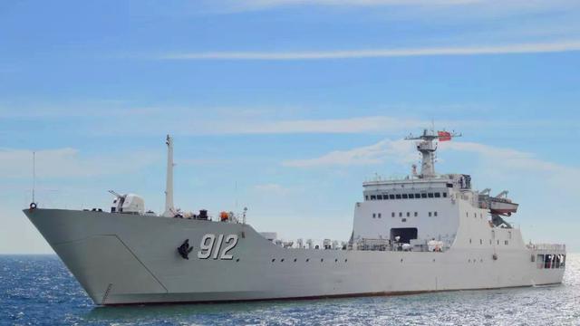 中国海军072a坦克登陆舰满载荣耀