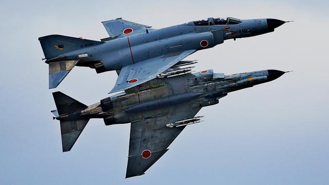 北海舰队歼15舰载机空中伙伴加油训练鲸舟吼浪泛沧溟:国产航母首下