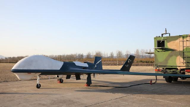 我空军bzk005无人机领衔扑灭山火