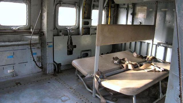 俄军米24武装直升机内部真宽敞