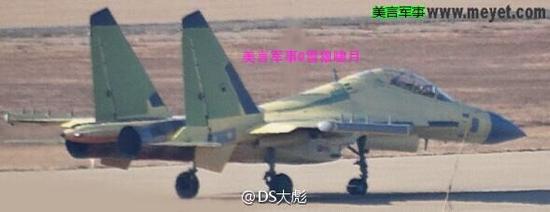 歼-16电子战型照片，注意翼尖吊舱上方的4个刃状天线
