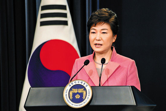 韩国政府6日发表声明，谴责朝鲜进行氢弹试验，同时敦促朝鲜以不可逆的方法销毁全部核武。