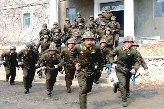 朝鲜回应美制裁称美国疯了 人民军演练保卫平壤