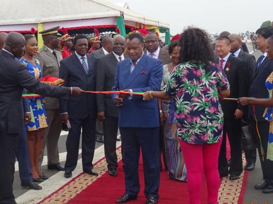 总统萨苏为1号公路剪彩
