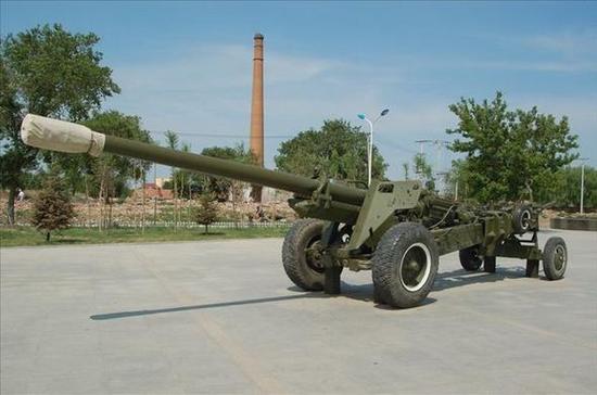 制造122毫米师属榴弹炮到现在生产口径加大8毫米的军属130毫米加农炮