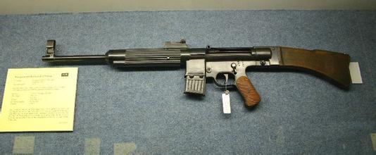 利用其丰富的经验于1952为西班牙设计了赛特迈(cetme)步枪并成功引起