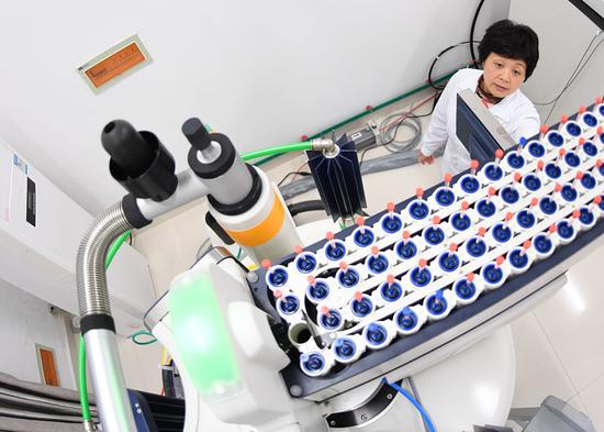 中国研发火箭推进剂项目曾遇爆炸 2名女研究员牺牲