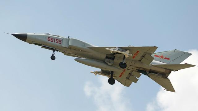 已见不到那架81192!解放军歼8战斗机仍在服役