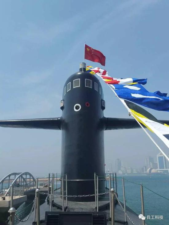 图注:"长征一号"核潜艇指挥台围壳特写