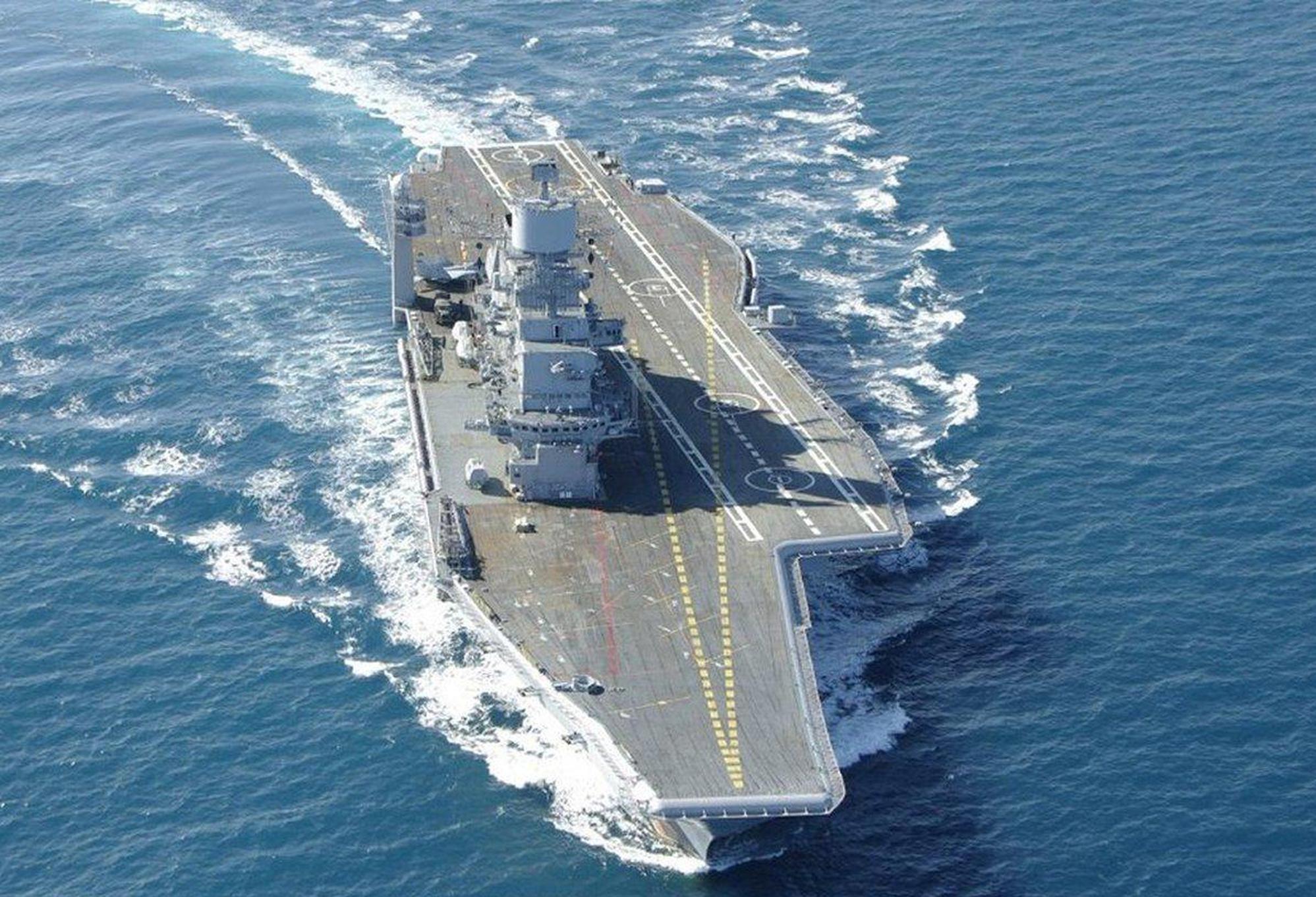 了不起的航母,除了舰岛部分的遗憾之外其他各种指标都是世界一流的