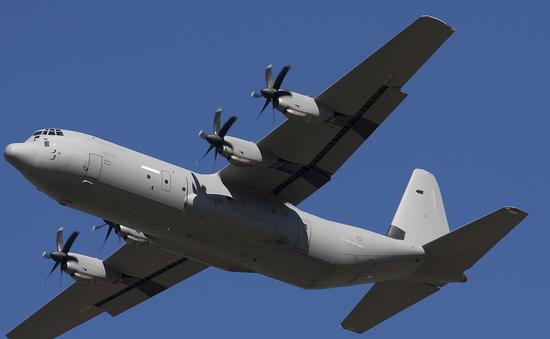 c-130"大力神"是美军现役的一款四发涡桨多用途战术运输机原标题:战机