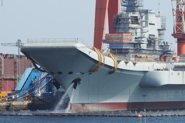 航拍韶关茶园 春季茶农采茶忙 航拍企业长随着的成