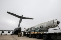 运载能力超强！C-17空运运载火箭